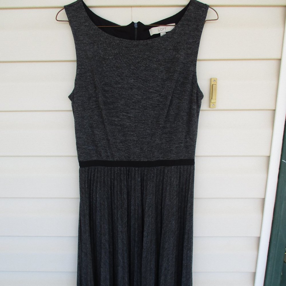 Women's Loft Gray Jumper Size 2